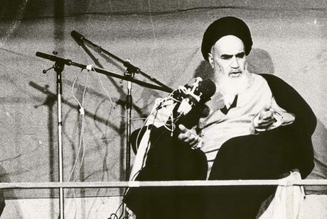 ایران کا اسلامی انقلاب عالم بشریت کی نجات کا سبب ہے:امام خمینی(رح)