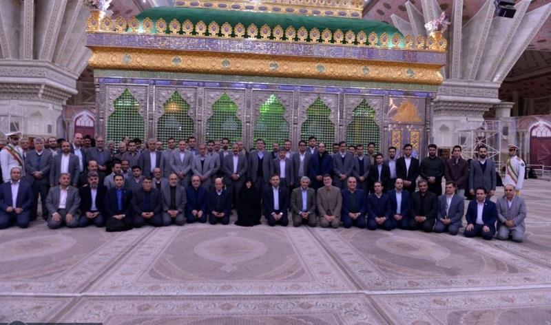 عشرہ فجر کے موقع پر؛ عوام کے مختلف طبقات سے وابستہ افراد، حرم امام خمینی (ره) میں حاضری اور تجدید عہد – 8 /2019