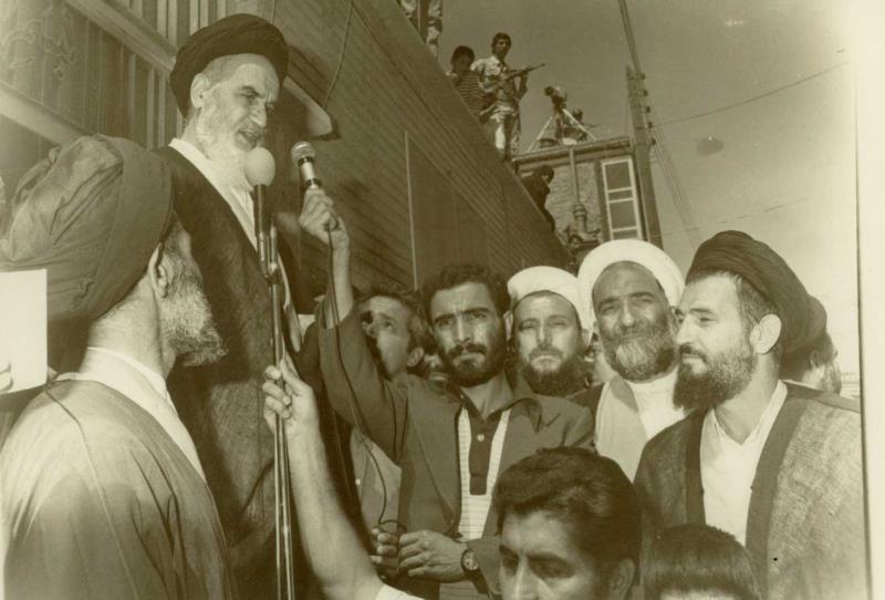 امام خمینی (رہ) کا علماء کے درمیان خطاب