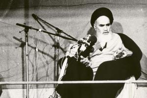  سپاہ پاسداران انقلاب نے تاریخ اسلام میں اہم کردار ادا کیا ہے: امام خمینی(رح)