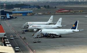 ایران کے ہوائی اڈوں کے بند ہونے پر عوام کا شدید رد عمل