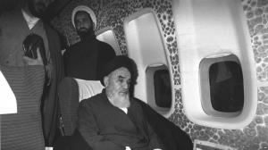 امام خمینی(رح) کی وطن واپسی پر ہوائی جہاز میں رونما ہونے والا حیرت انگیز واقعہ