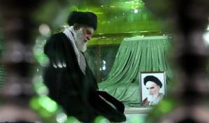 رہبر انقلاب اسلامی کی امام خمینی (رح) اور شہداء کے مزار پر حاضری