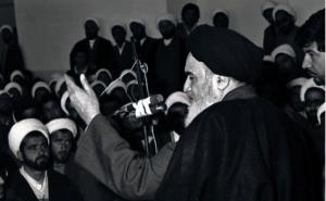 فیضیہ میں امام خمینی (رح) کی واپسی