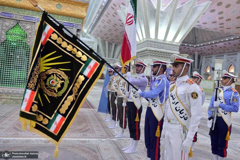 حرم امام خمینی (رح) میں فوج کی سیاسی نظریاتی آرگنائزیشن کے عہدیداروں کی حاضری اور ان کی تمناؤں سے تجدید عہد/ 2022ء