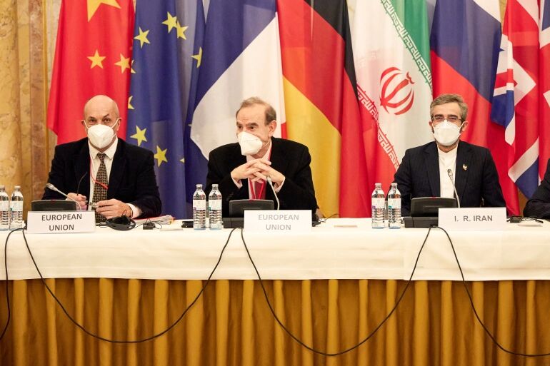 ایران، مخالف پابندیاں ہٹانے کیلئے مذاکرات ترقی کی راہ پر گامزن ہیں