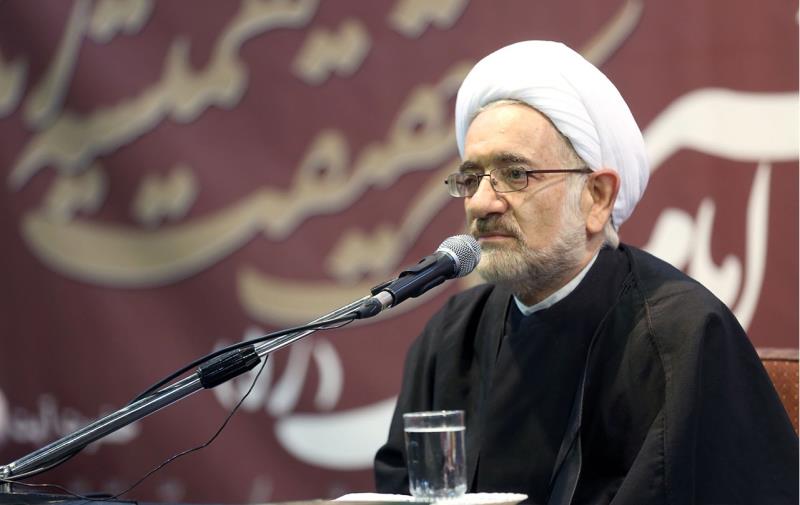 امام خمینی(رح) نے سوئی ہوئی عوام کو جگایا ہے