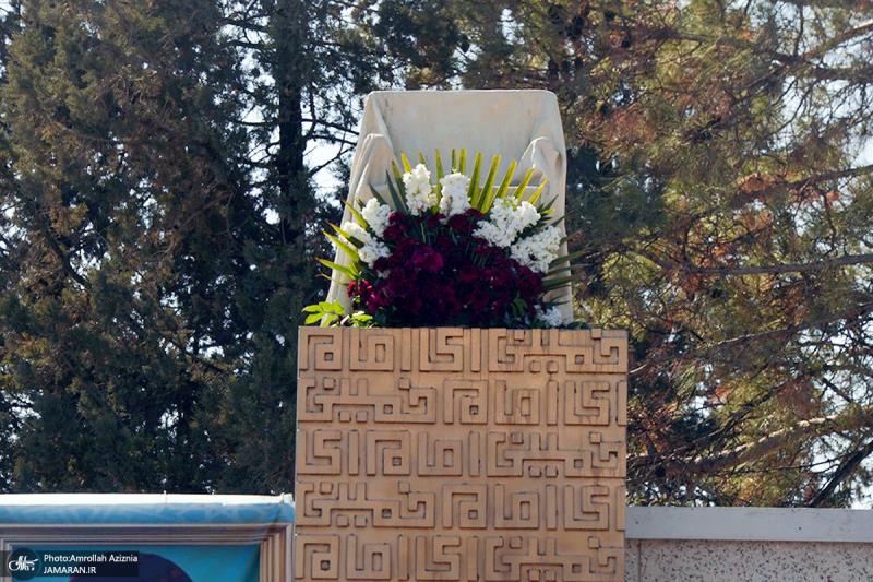 بہشت زہرا سلام اللہ علیھا میں امام خمینی(رح) کی کرسی پر پھولوں کی برسات /2023ء 
