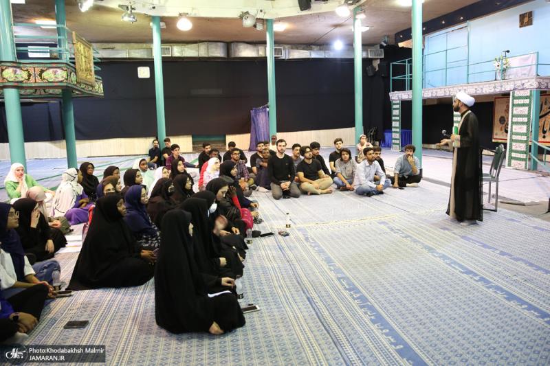 جماران میں امام خمینی (رح) کے گھر پر تہران یونیورسٹی آف میڈیکل سائنسز کے غیر ملکی طلباء کا دوره / 2023ء