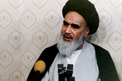 طاقت سے عوام کی آواز کو دبایا نہیں جا سکتا:امام خمینی(رہ)