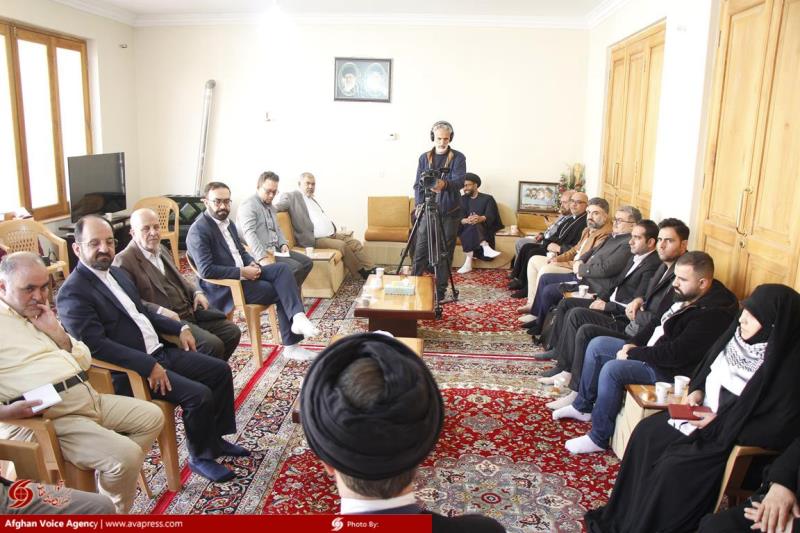 ثقافتی ہفتہ کے دوران منعقد ہونے والے اجلاس میں امام خمینی(رح) کے نقطہ نظر سے اتحاد اور مزاحمت پر تبادلہ خیال کیا گیا