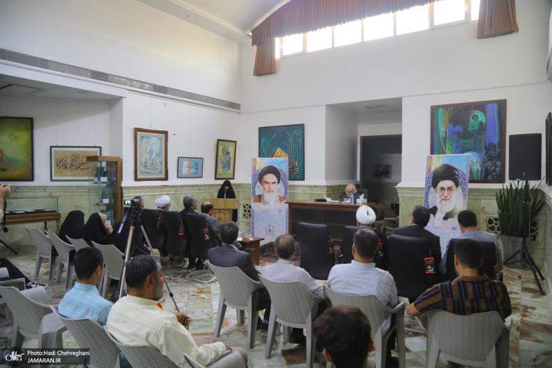 قم میں یادگار امام (رح) کمپلیکس میں استاد مجاہدی کی موجودگی میں ادبی محفل /2025ء