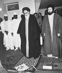 جوانی اور بچپن میں امام خمینی (رہ) کی عباست