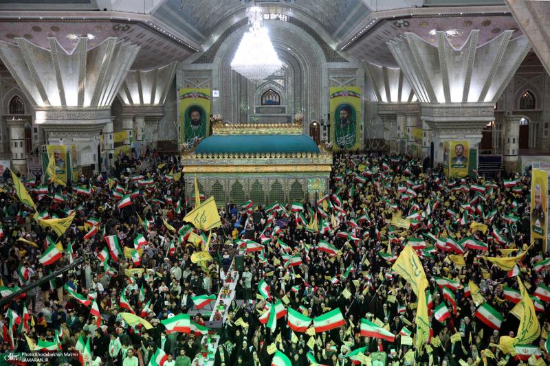 حرم امام خمینی (رح) میں لشکرِ قدس کے نظریاتی نوجوانوں کا شاندار اجتماع /2025ء