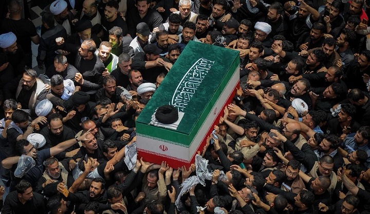 سپریم لیڈر ایران کا تشییع جنازہ اور پاکستانی اخبارات کے کالم