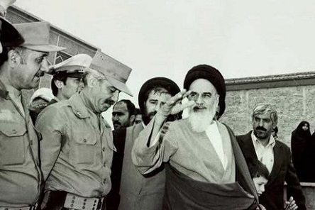 امام خمینیؒ کا حکام کو عوامی خدمت اور ذمہ داری کا احساس دلانے پر زور
