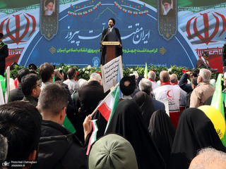 سید علی خمینی: مذاکرات کرنے والے سفارتی محاذ کے مجاہد ہیں، نظام کی تبدیلی ٹرمپ اور نیتن یاہو کے بس کی بات نہیں