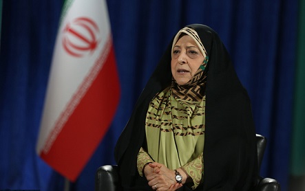 Massoumeh Ebtekar : Dès le départ, l`Imam s`opposait aux positions intransigeantes sur le voile