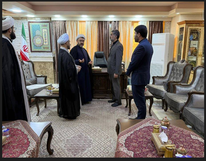 Rencontre du directeur de l`Institut pour la compilation et la publication des œuvres de l`Imam Khomeini (ra) avec le consul général de la République islamique d`Iran à Najaf Ashraf