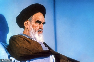 L`imam Khomeini expose l`existence humaine terrestre et extérieure